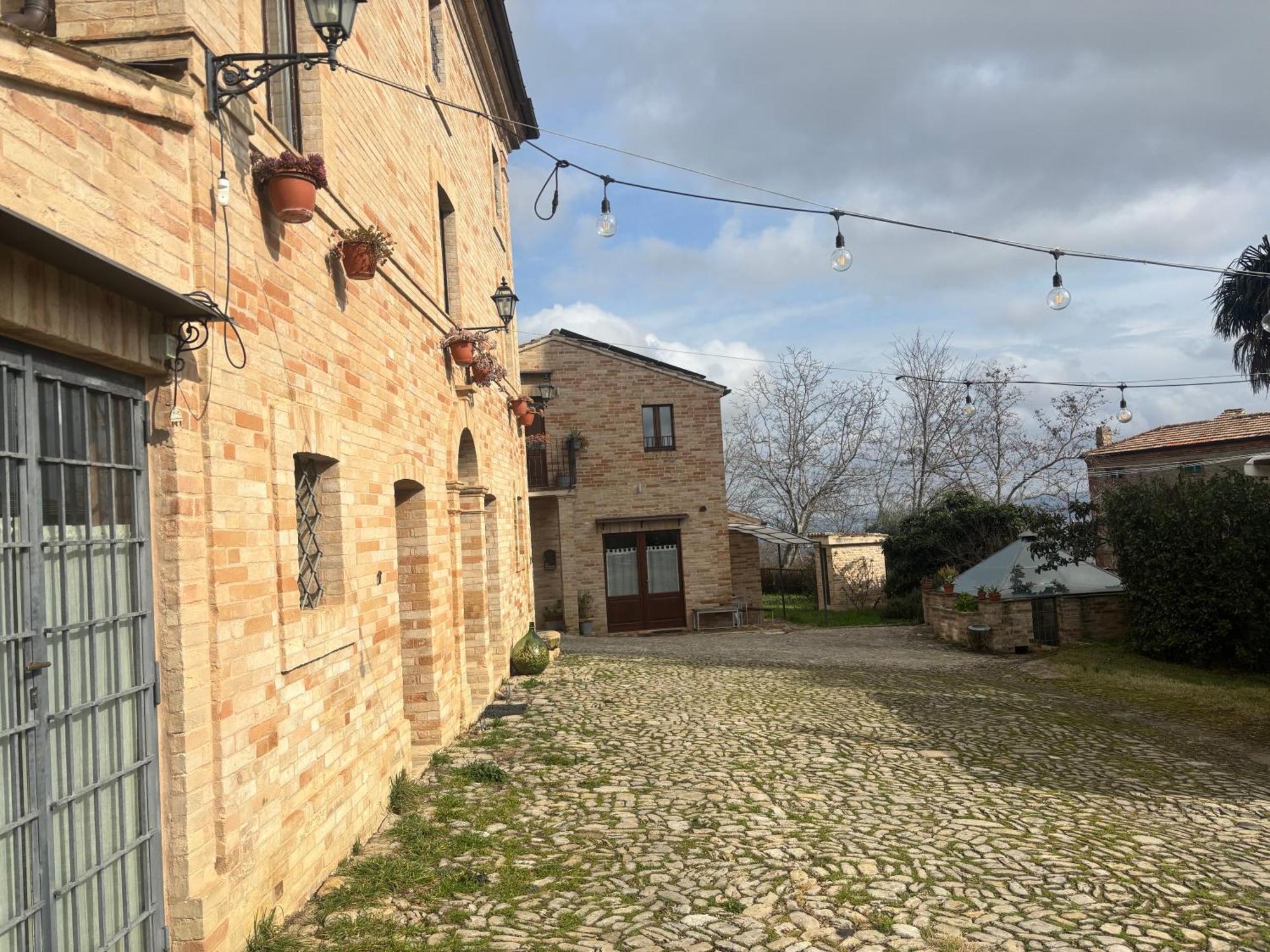 I Sassi Di San Giuseppe Montegiorgio Exterior foto